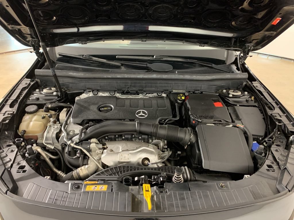 Used 2022 Mercedes-Benz GLB 250 4MATIC w/ Premium Package Lite image 41