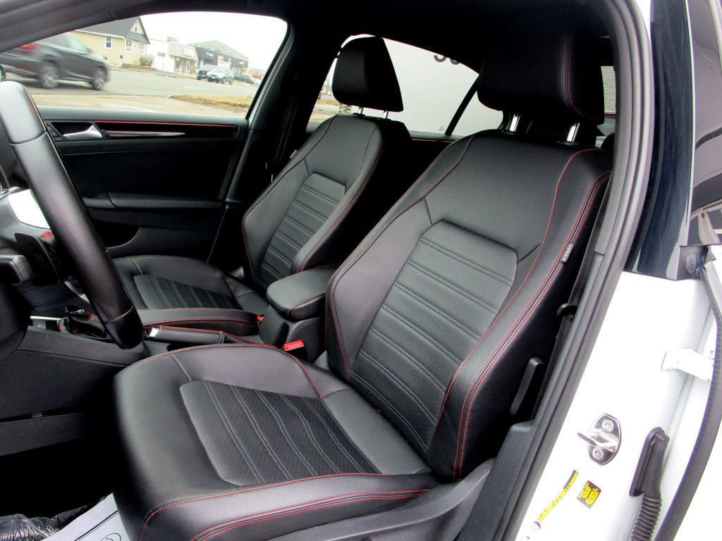 Used 2018 Volkswagen Jetta GLI image 15