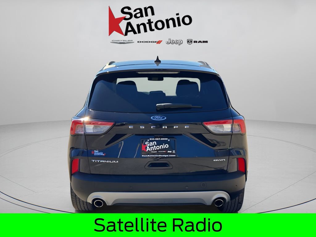 Used 2022 Ford Escape Titanium image 7