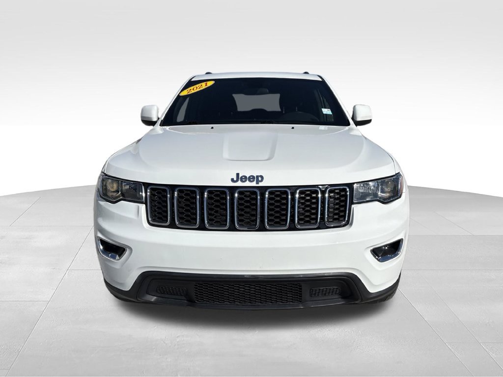 Used 2021 Jeep Grand Cherokee Laredo AWD/4WD image 2
