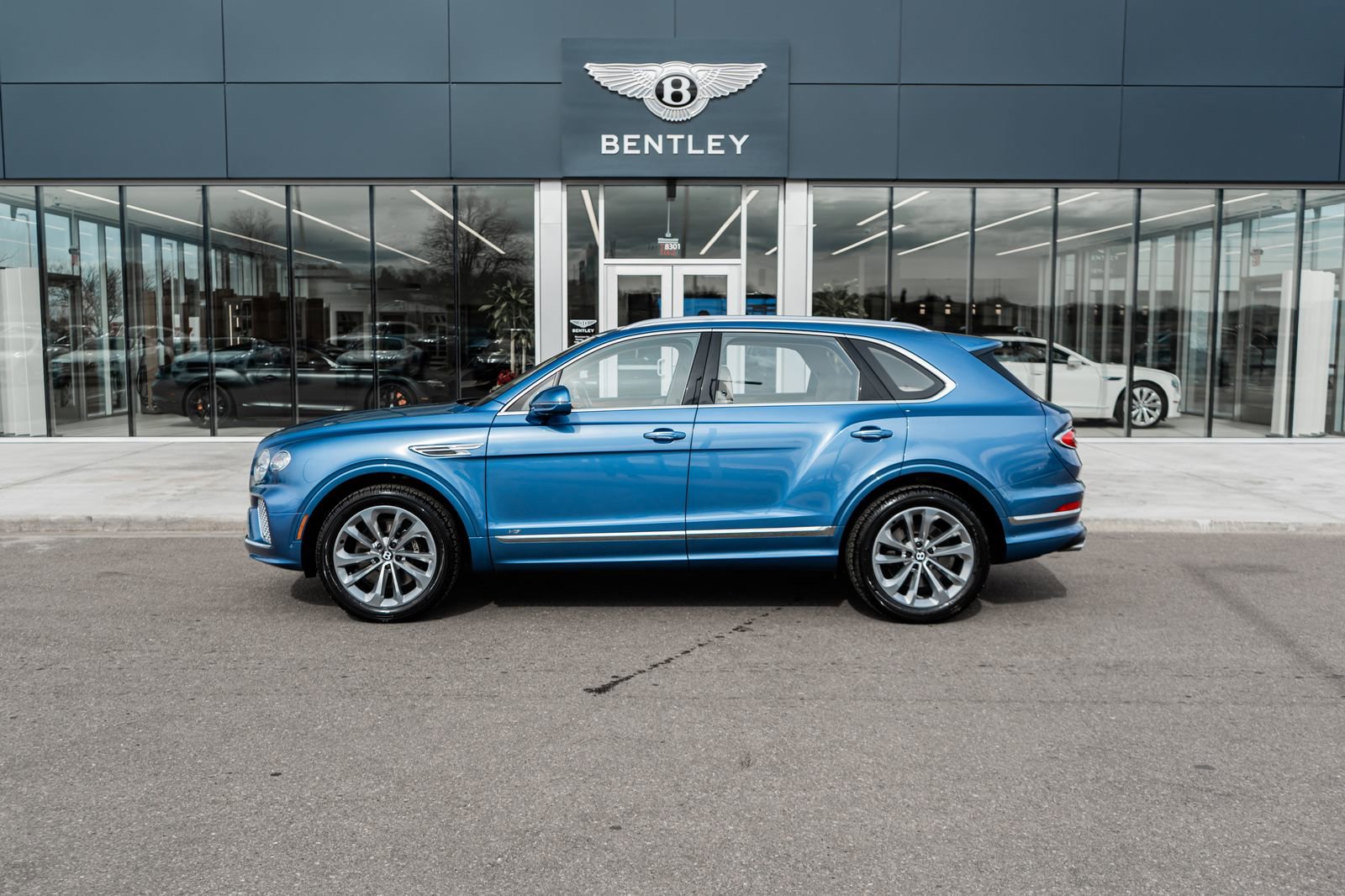 Used 2022 Bentley Bentayga image 5