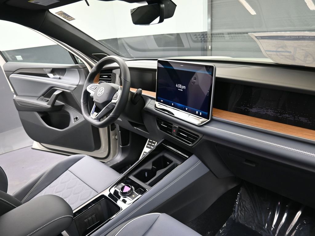 New 2026 Volkswagen Tiguan SEL R-Line image 12