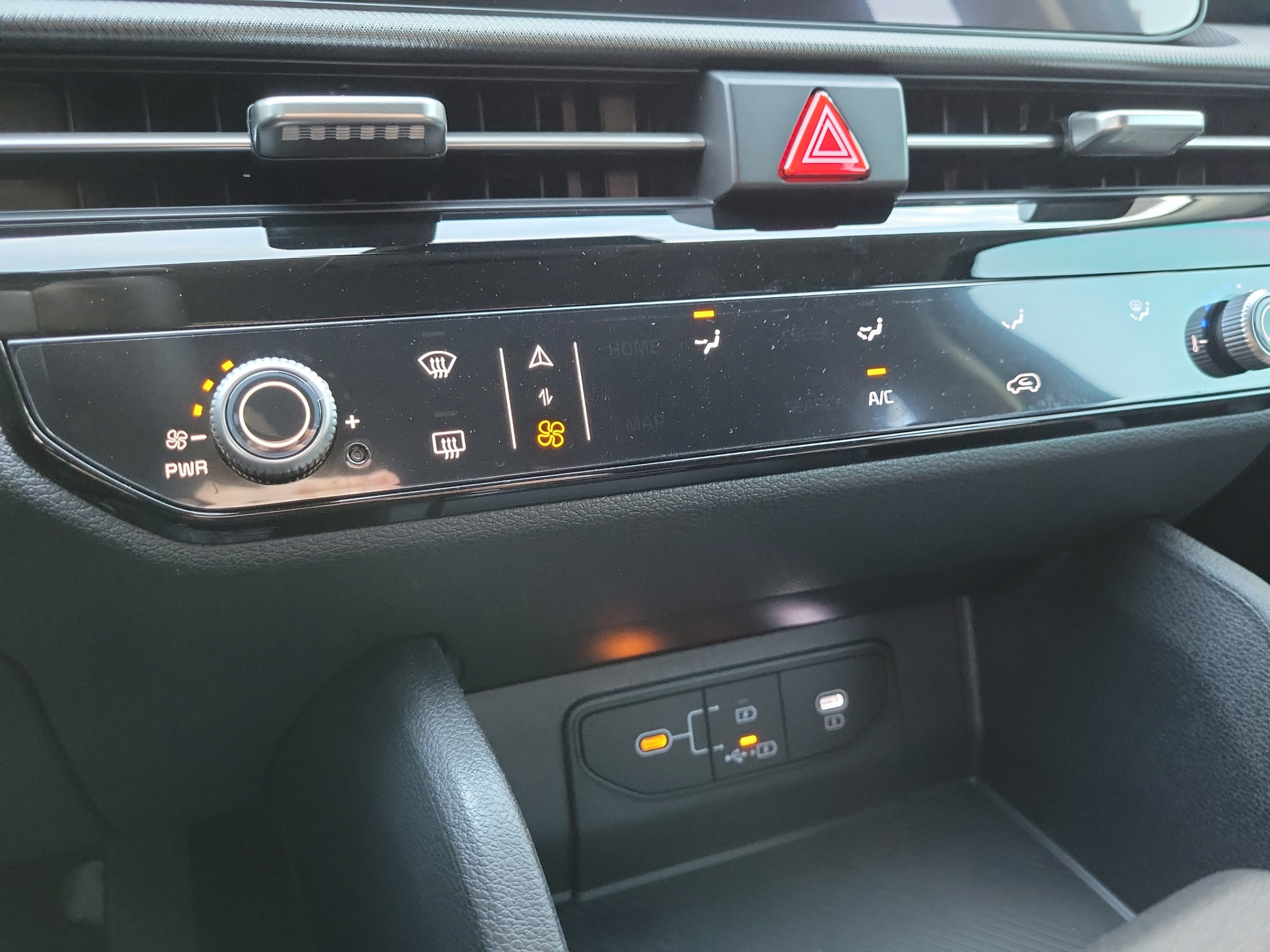 New 2027 Kia Sportage LX FWD image 21