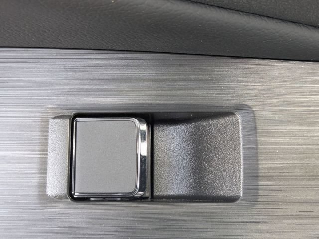 New 2026 Nissan Sentra SR w/ SR Premium Package FWD image 24