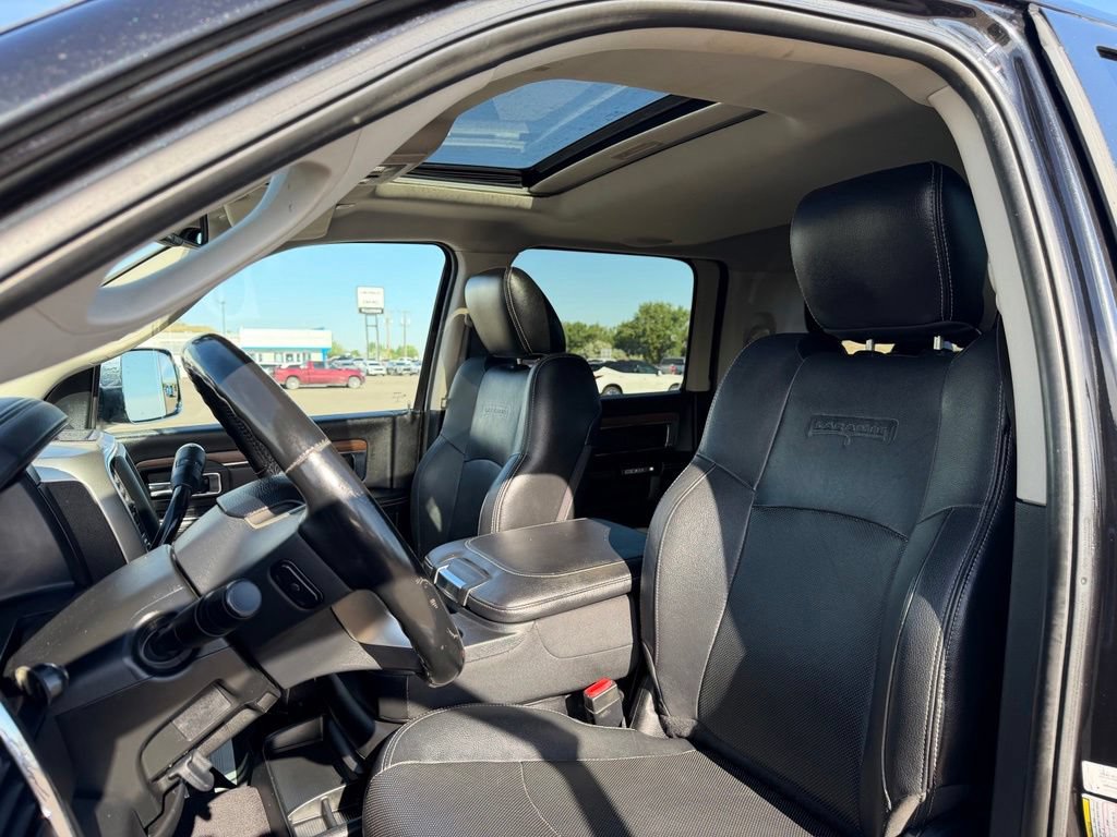 Used 2017 RAM 2500 Laramie w/ Convenience Group AWD/4WD image 3