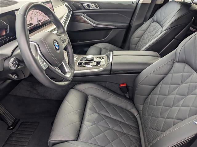 Used 2025 BMW X7 xDrive40i w/ Premium Package image 16