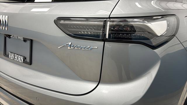 Used 2025 Buick Envision Avenir AWD/4WD image 33