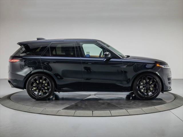 New 2026 Land Rover Range Rover Sport Dynamic SE AWD/4WD image 6