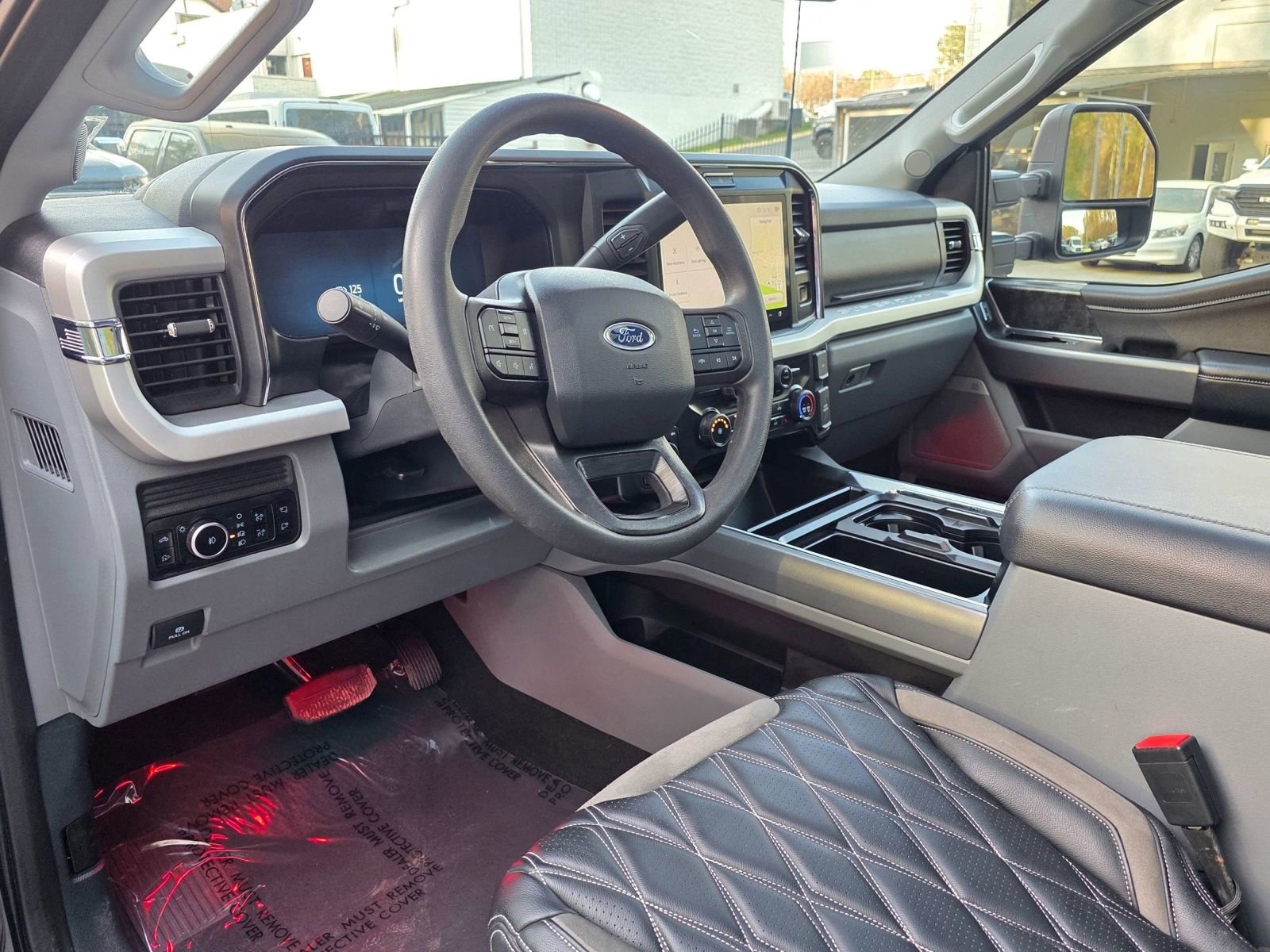 Used 2025 Ford F250 XLT w/ Black Appearance Package image 13