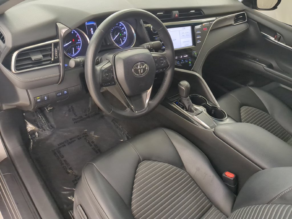 Used 2018 Toyota Camry SE w/ Moonroof Package FWD image 15