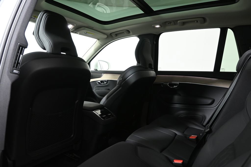 Used 2025 Volvo XC90 B5 Plus w/ Protection Package Premier image 31