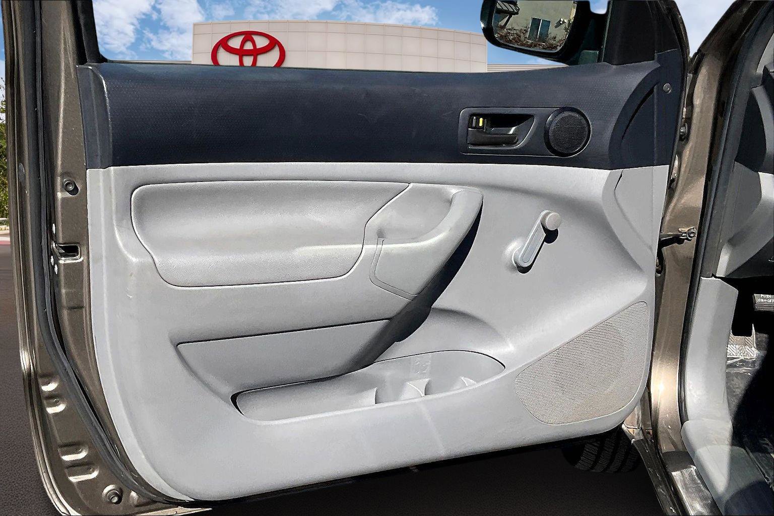 Used 2012 Toyota Tacoma 2WD Regular Cab image 22