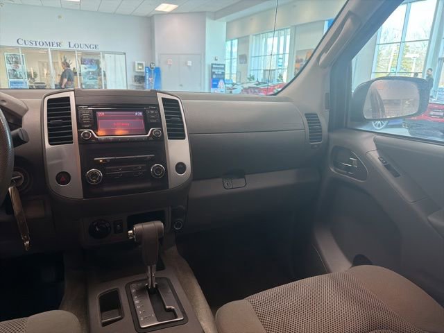 Used 2016 Nissan Frontier SV image 24