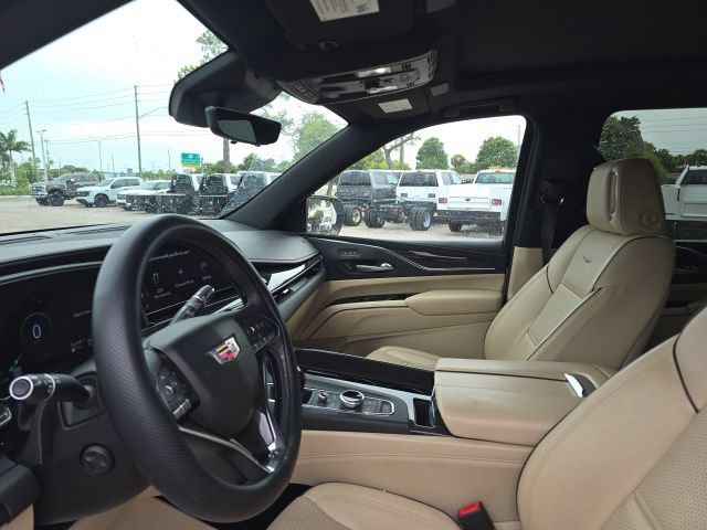 Used 2021 Cadillac Escalade ESV Premium Luxury w/ Performance Package AWD/4WD image 10