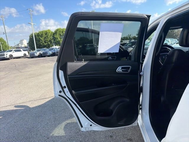Used 2020 Jeep Grand Cherokee Altitude AWD/4WD image 26
