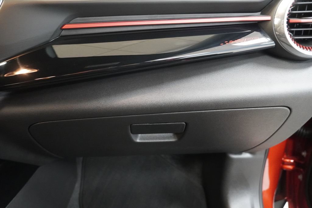 Used 2024 Chevrolet Trax RS w/ Driver Confidence Package image 35