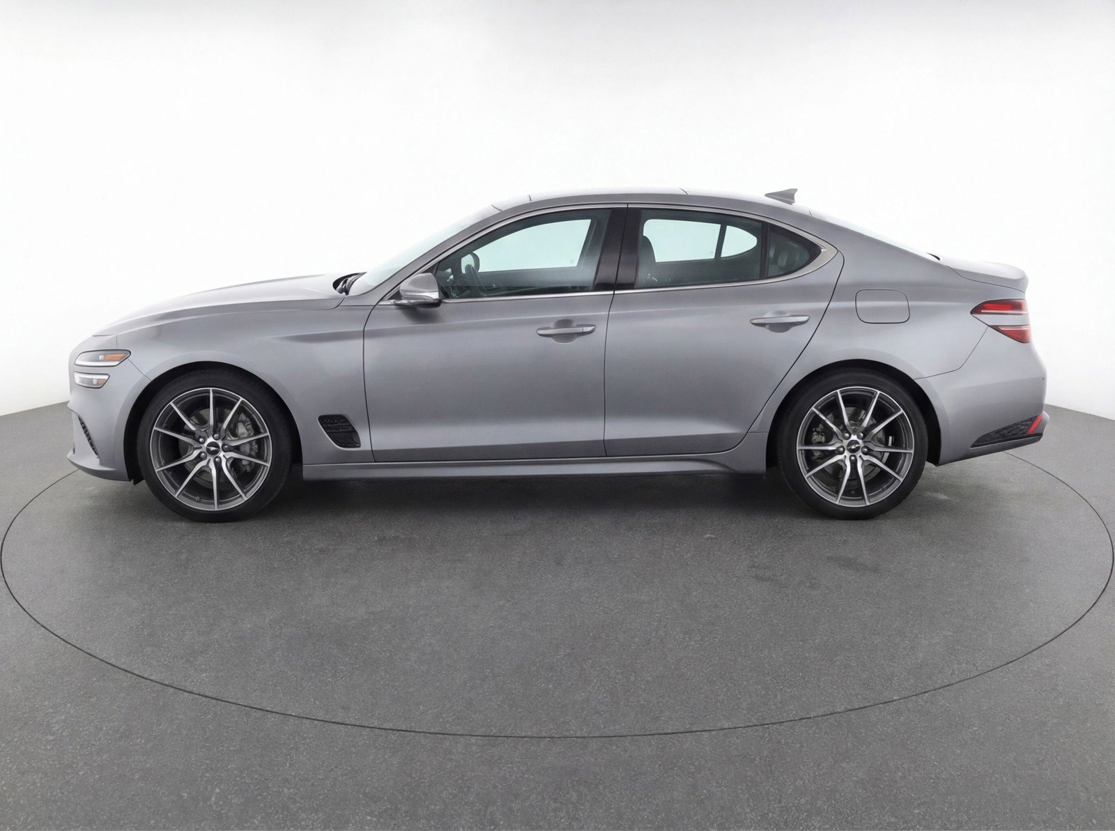 Used 2025 Genesis G70 2.5T AWD/4WD image 5
