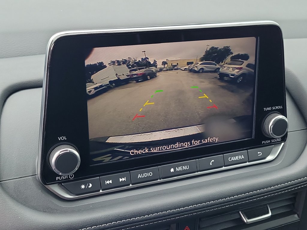 Used 2024 Nissan Rogue SV FWD image 23