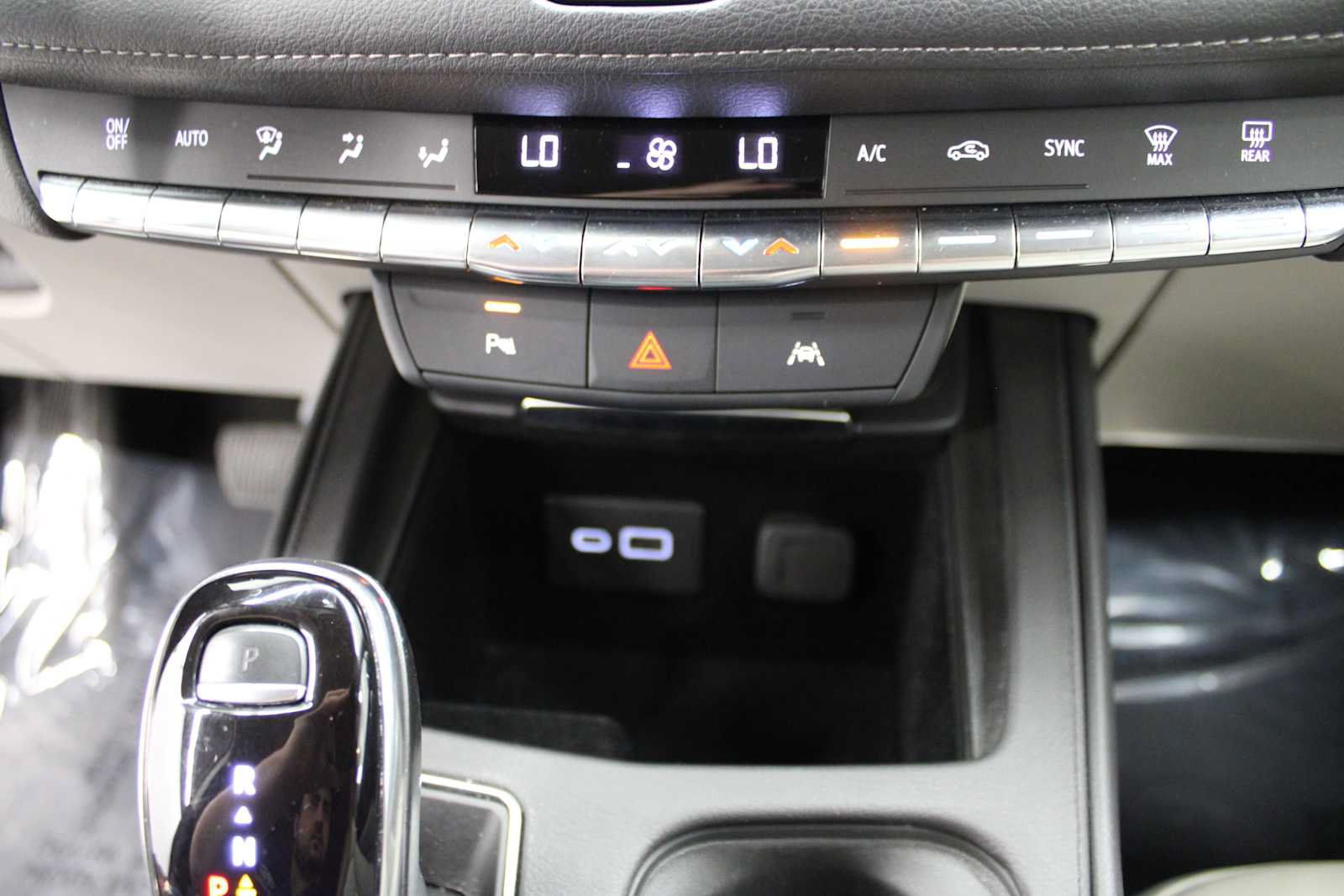 Used 2023 Cadillac XT4 Premium Luxury AWD/4WD image 31