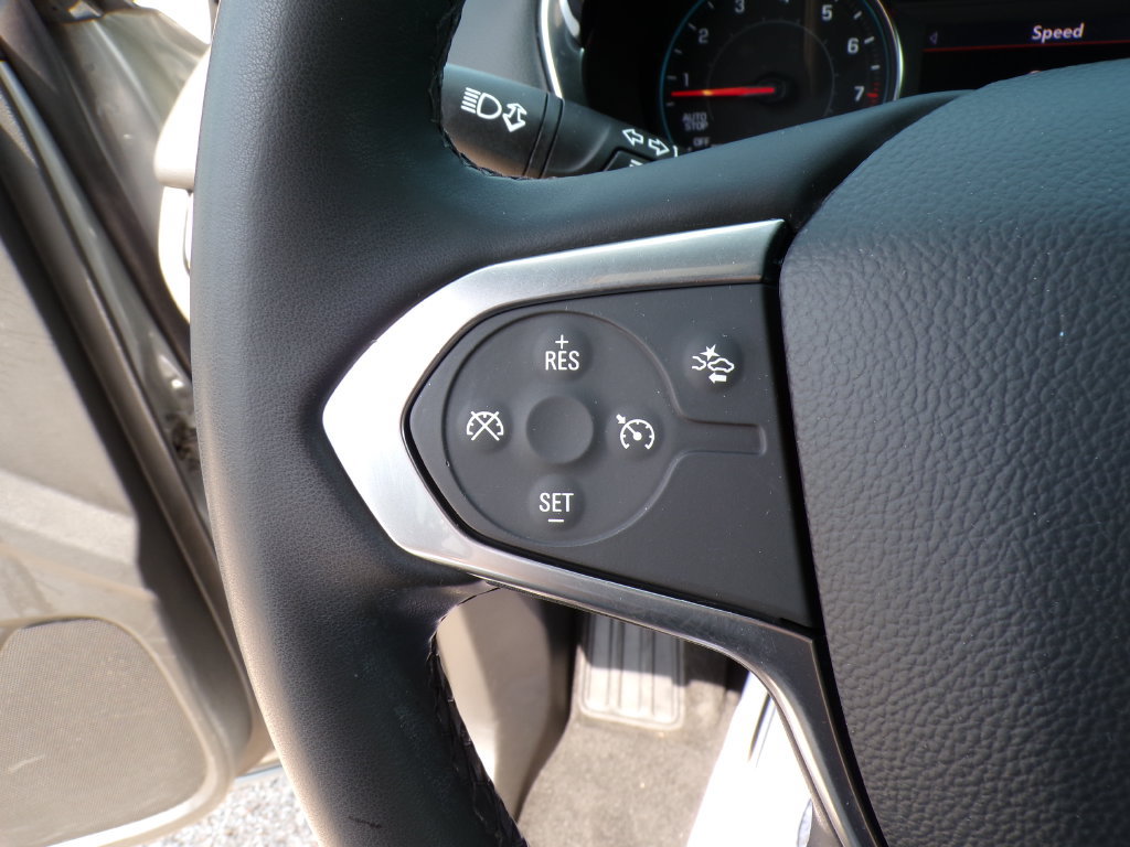 Used 2023 Chevrolet Traverse LT AWD/4WD image 32