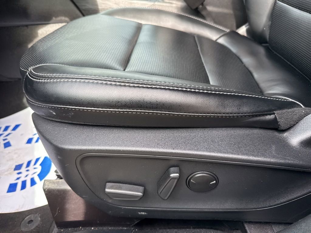Used 2025 Ford Escape Platinum AWD/4WD image 11