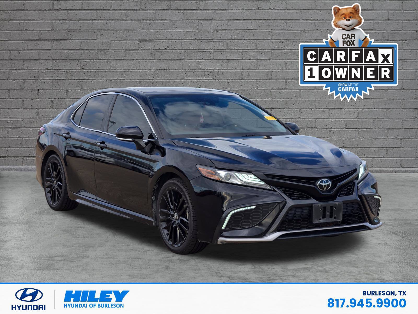 Used 2022 Toyota Camry XSE FWD image 1