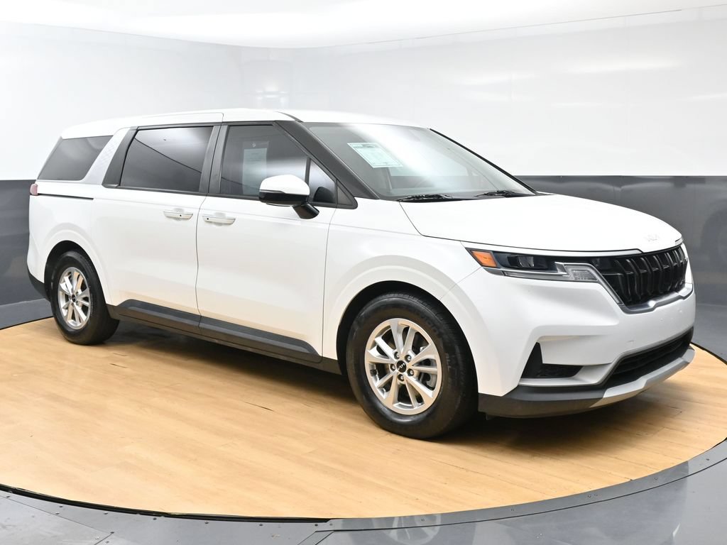 Used 2022 Kia Carnival LX FWD image 3