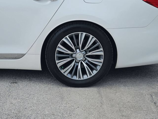 Used 2017 Kia K900 Premium RWD image 32