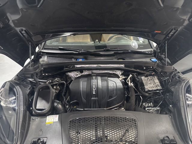 Used 2021 Porsche Macan image 38