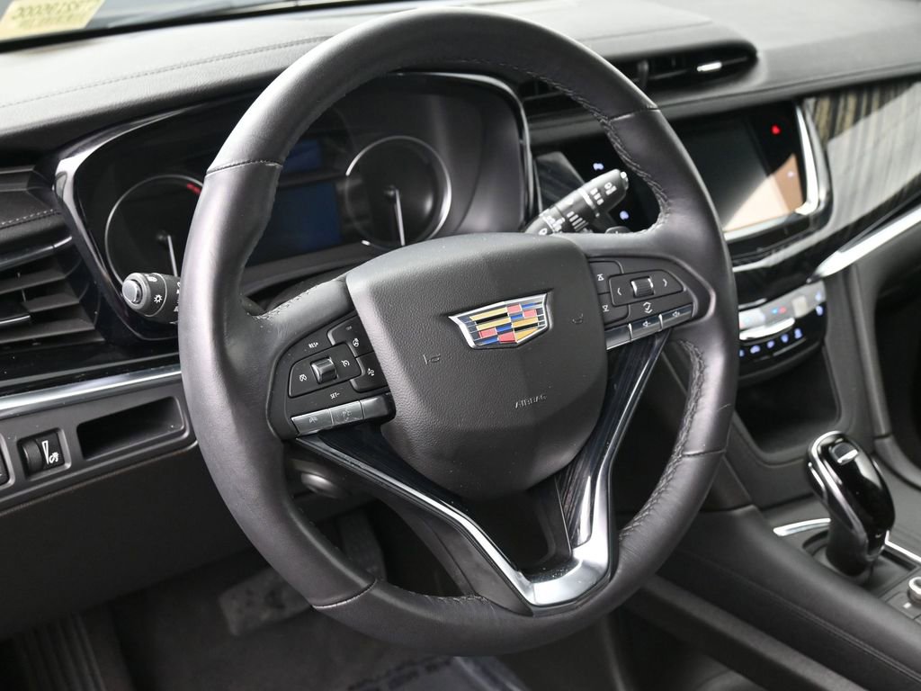 Used 2024 Cadillac XT6 Premium Luxury image 10