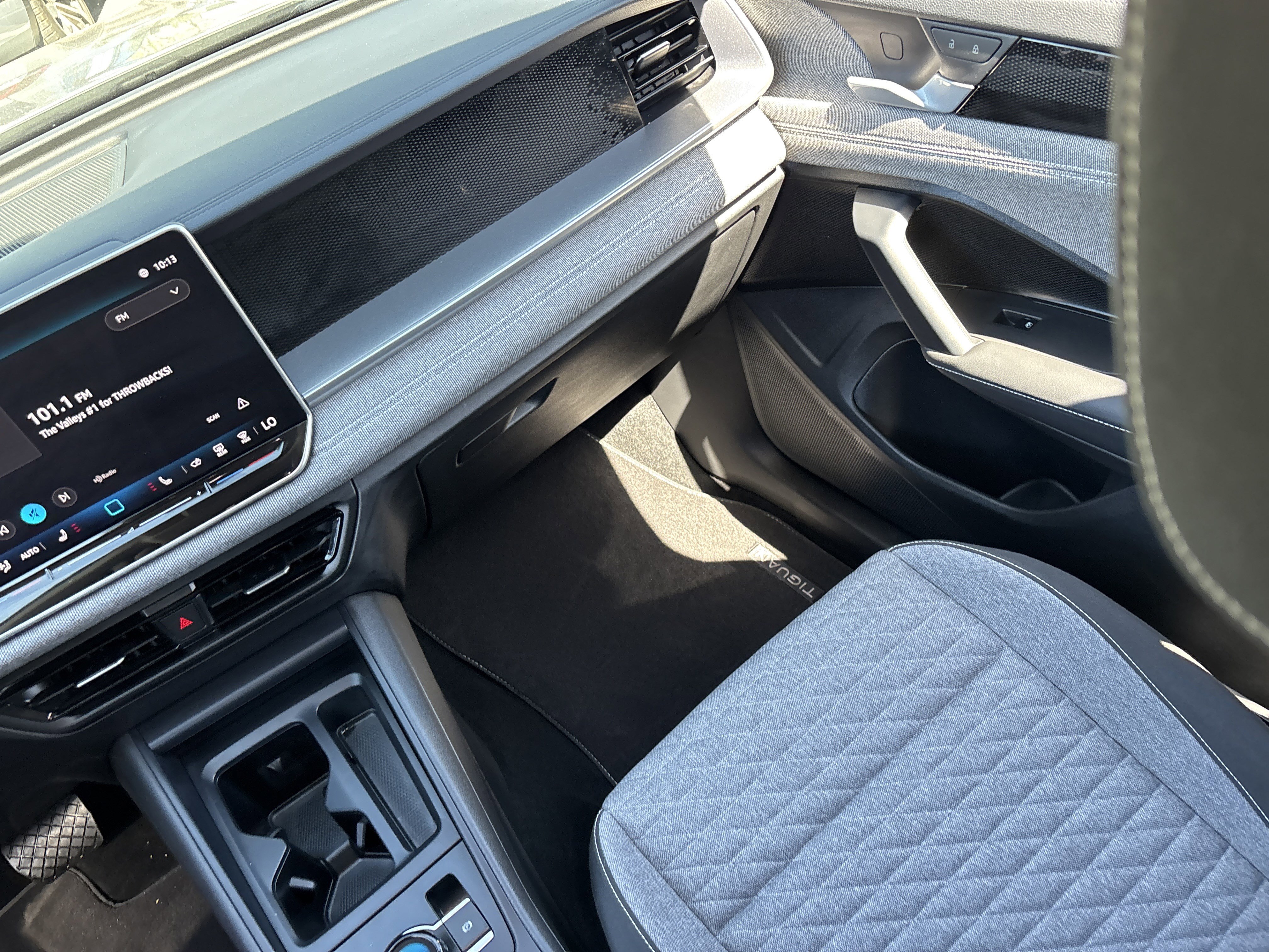 Used 2025 Volkswagen Tiguan S image 14