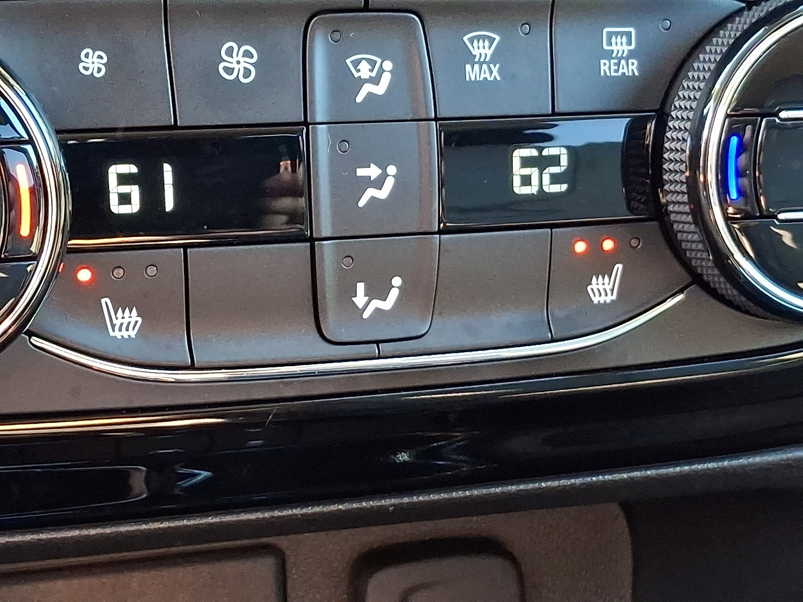 Used 2023 Buick Encore GX Select w/ Sport Touring Package FWD image 26