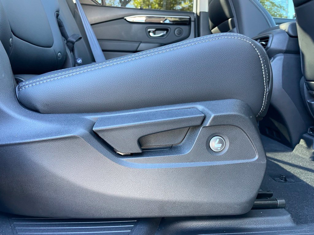 Certified 2025 Honda Pilot Touring image 35