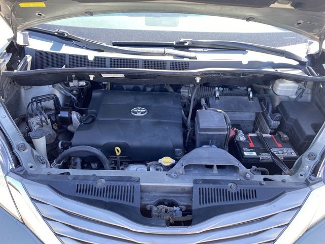 Used 2011 Toyota Sienna XLE w/ Premium Pkg FWD image 31