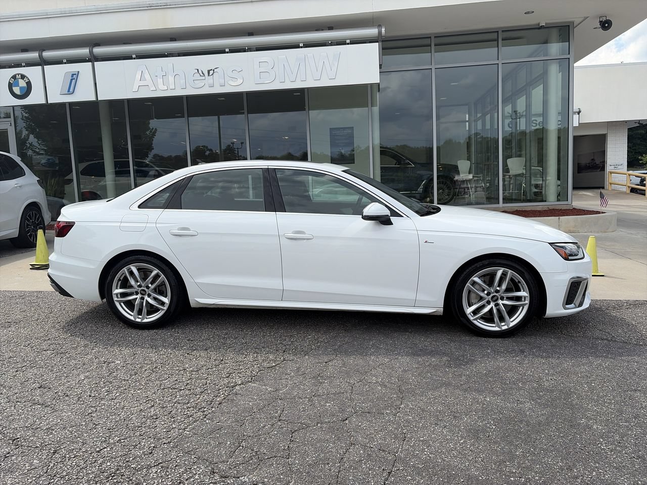 Used 2022 Audi A4 2.0T Premium Plus w/ Premium Plus Package AWD/4WD image 9