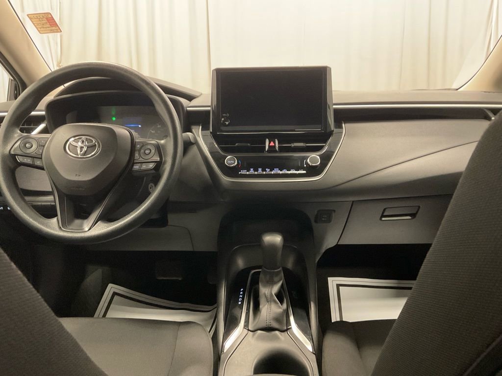 Used 2023 Toyota Corolla LE image 32