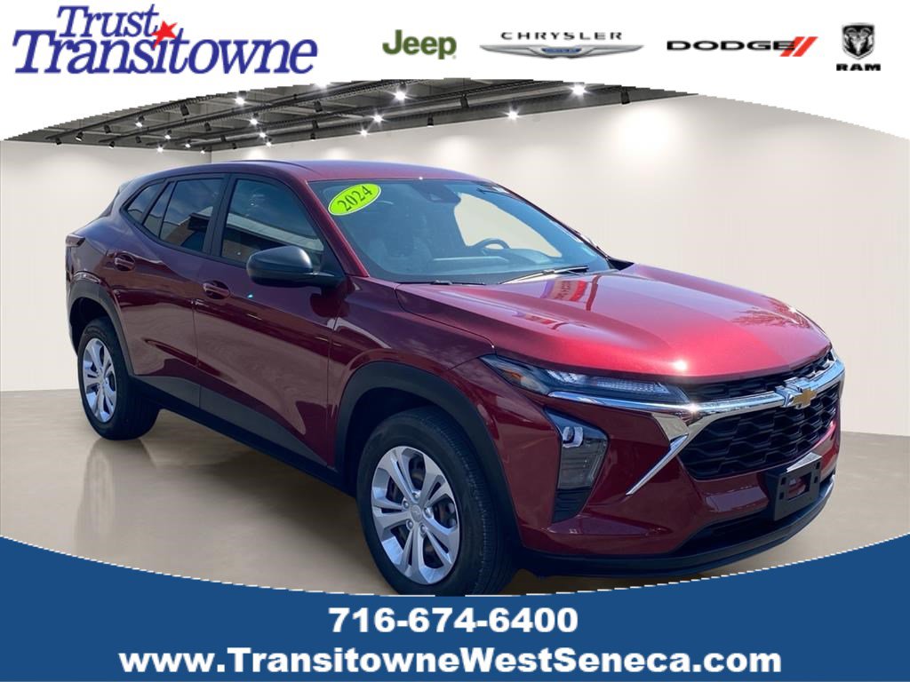 Used 2024 Chevrolet Trax LS FWD image 1