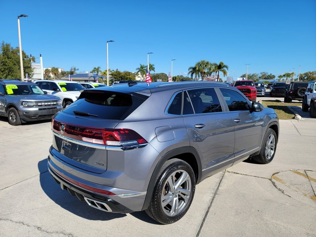 Used 2024 Volkswagen Atlas Cross Sport SEL R-Line image 5