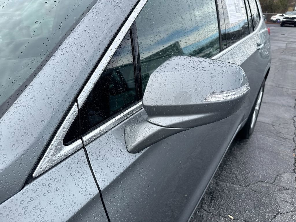 Used 2024 Cadillac XT6 Luxury image 11