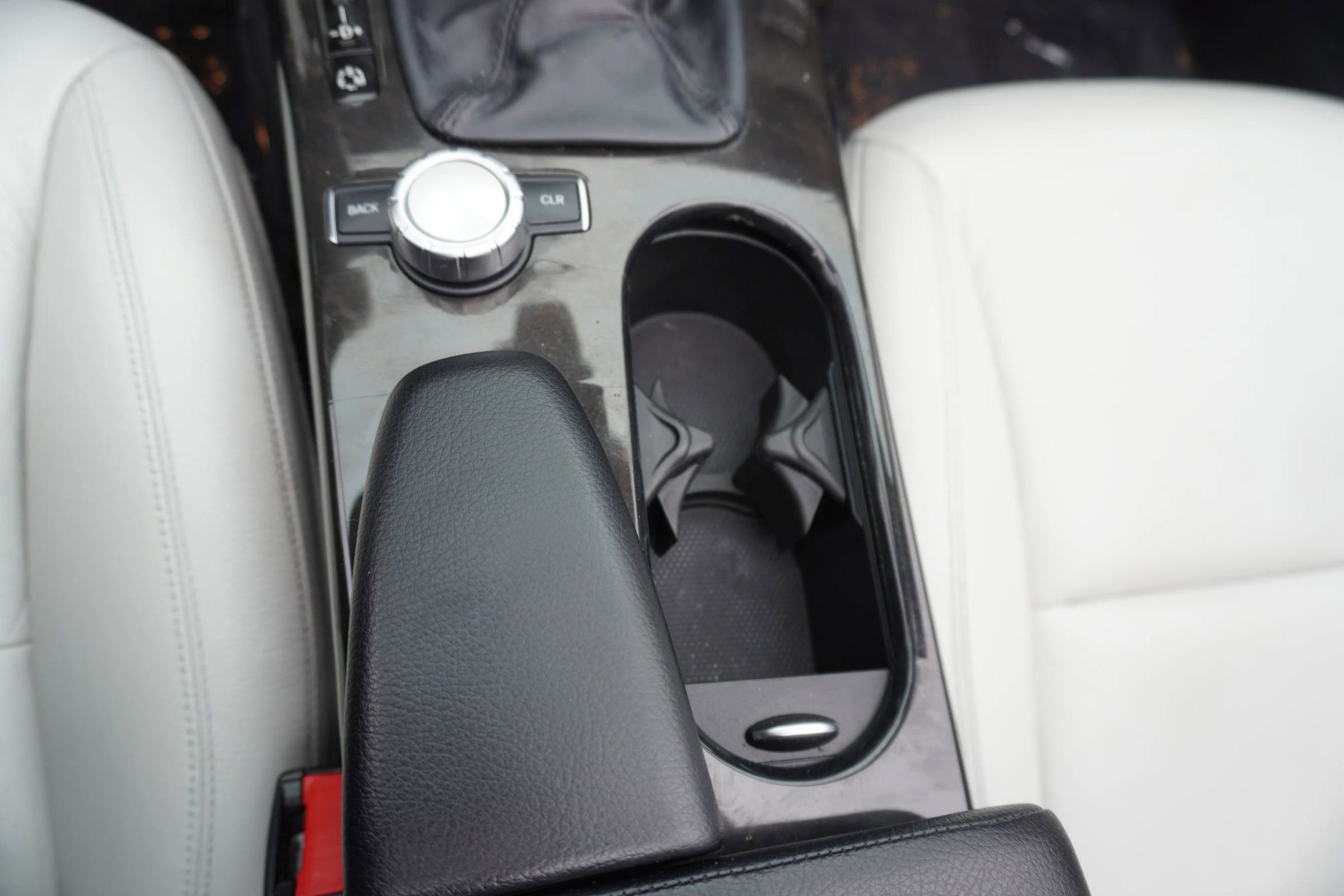 Used 2012 Mercedes-Benz SLK 350 image 17