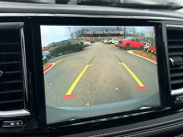 Certified 2024 Chrysler Pacifica Limited image 35