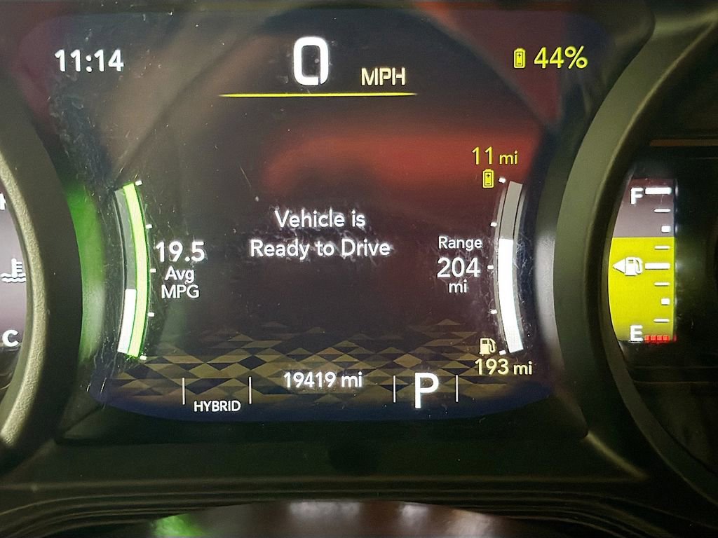 Used 2025 Jeep Wrangler Unlimited Sahara w/ Safety Group image 13