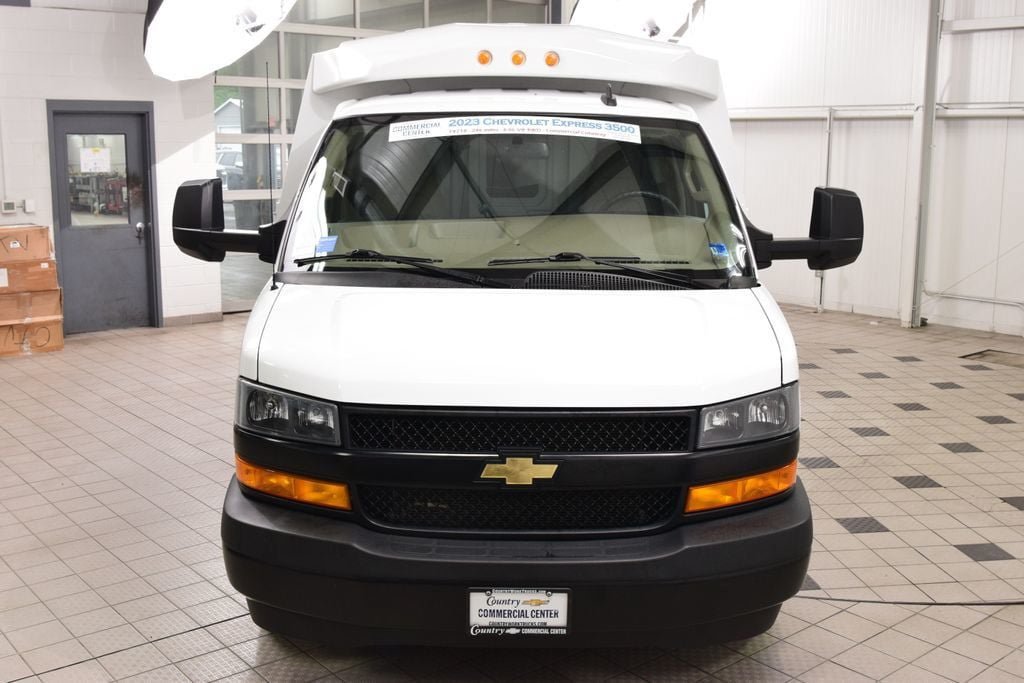 Used 2023 Chevrolet Express 3500 w/ Power Convenience Package RWD image 2