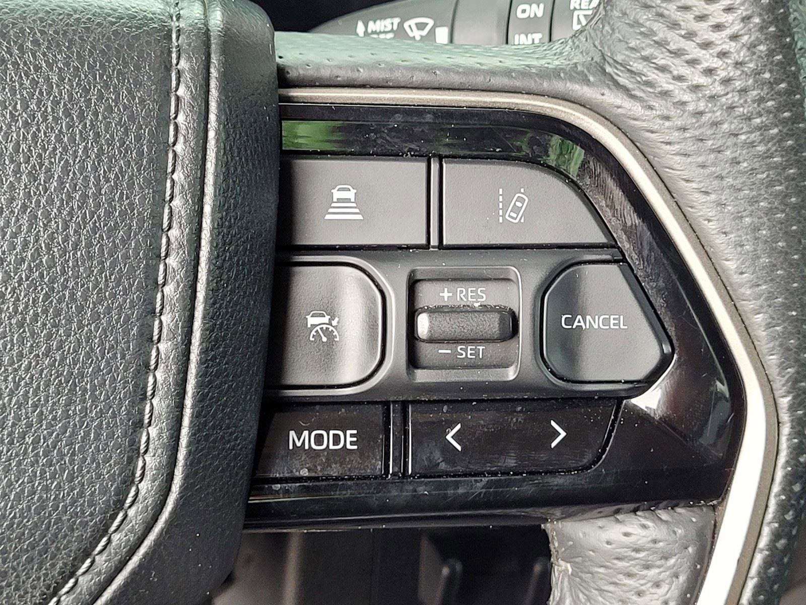 Used 2024 Toyota Sequoia Limited AWD/4WD image 31