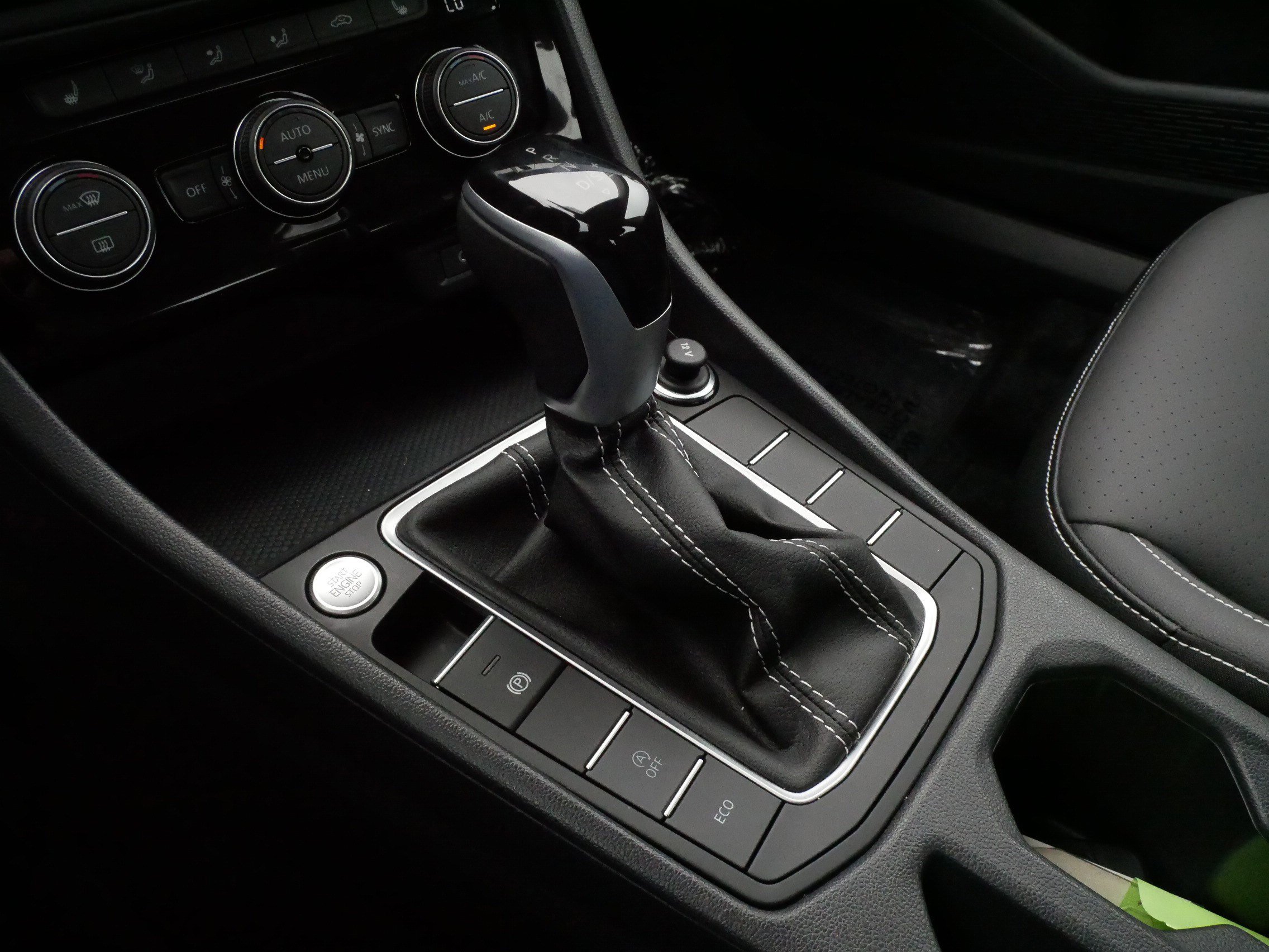 Certified 2024 Volkswagen Jetta SE image 24