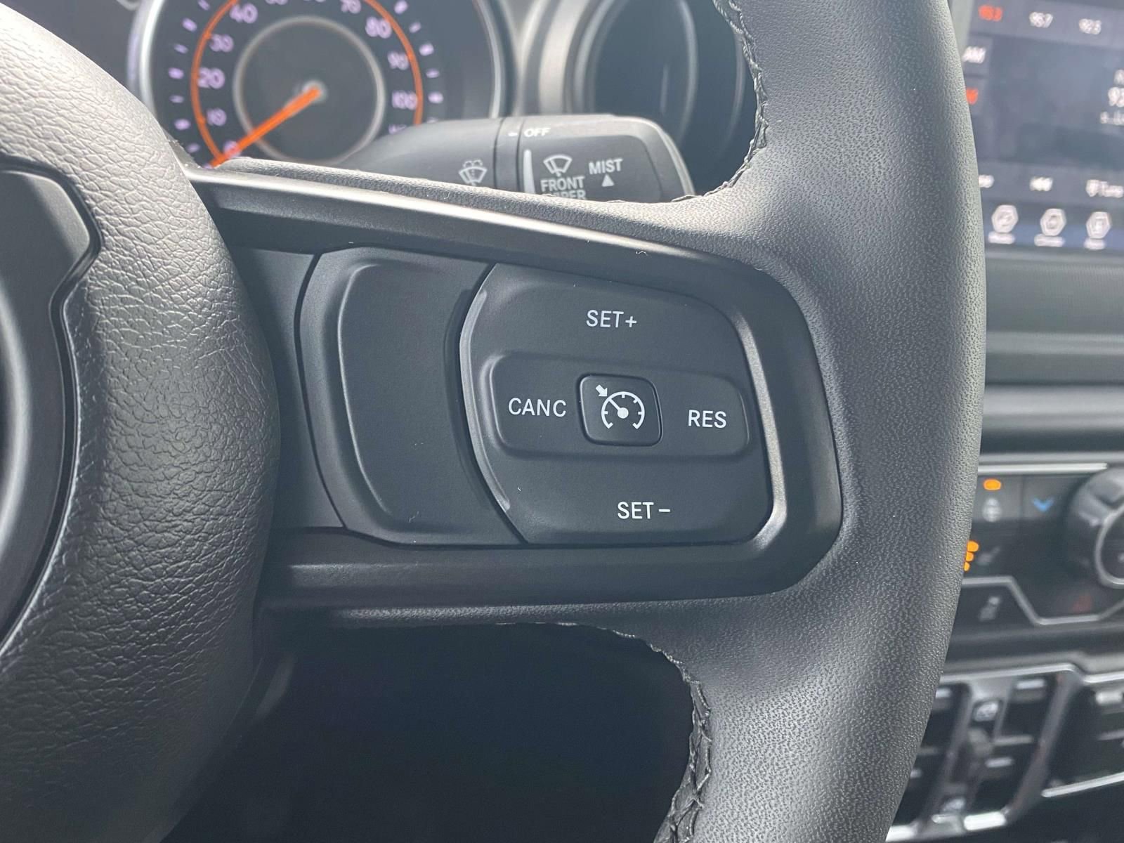 Used 2023 Jeep Gladiator Sport image 21