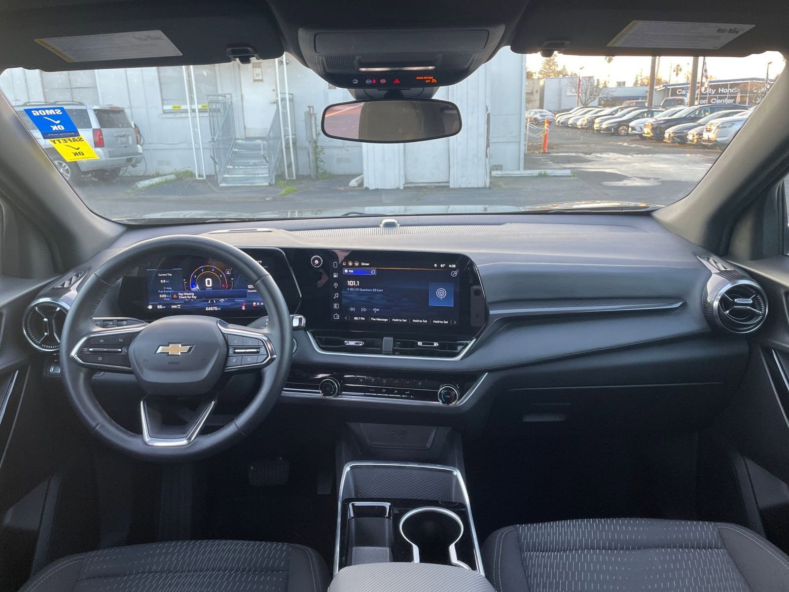 Used 2025 Chevrolet Equinox LT image 32