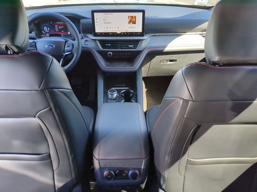 Used 2025 Ford Explorer ST-Line w/ ST-Line Street Pack image 26