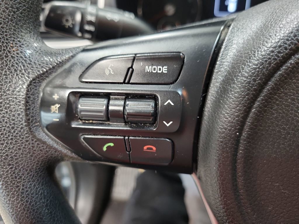 Used 2016 Kia Sorento LX image 31