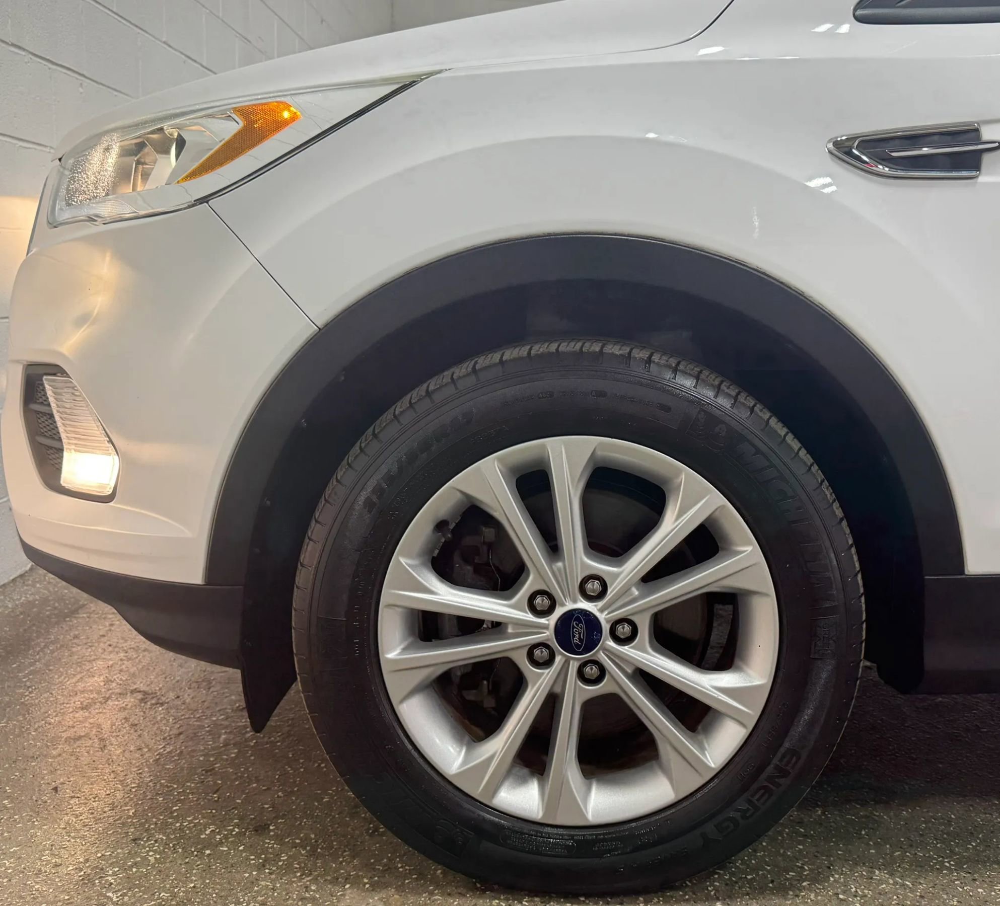 Used 2017 Ford Escape SE w/ Equipment Group 201A image 27